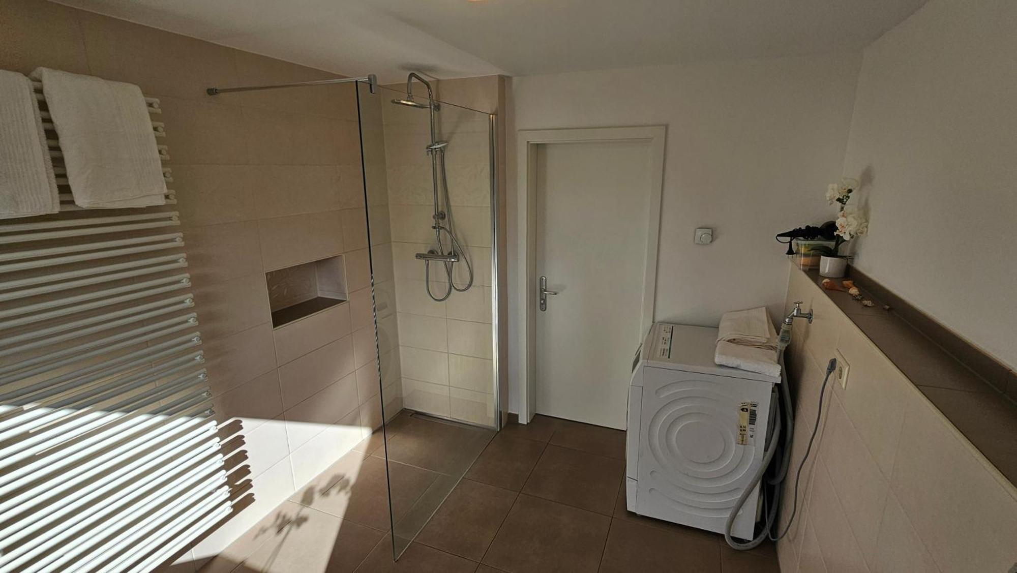 Sehr Schoenes Und Grosses Haus In Dresden - Partys Und Andere Feierlichkeiten Sind Wegen Eventueller Laermbelaestigung Nicht Gestattet Exterior foto